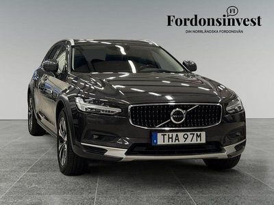 Grå Begagnad 2021 Volvo V90 CC Momentum Kombi | 274 900 kr (Marknadspris)