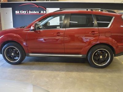 begagnad Mitsubishi Outlander 2.2 (156) Di-D 4WD Sportronic / Skinn / Drag / Nyservad & Besikt