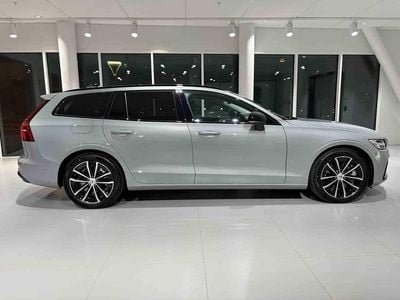 Grå Ny 2026 Volvo V60 Kombi | 574 900 kr (Lite dyr)