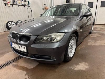 Grå Begagnad 2005 BMW 325 Advantage Sedan | 75 000 kr (Dyr)