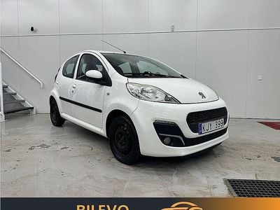 Begagnad Peugeot 107 68 HK (50 kW) 2013 Vit Halvkombi