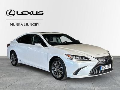 Begagnad Lexus ES300H Executive Line 220 HK (161 kW) 2019 Vit Sedan