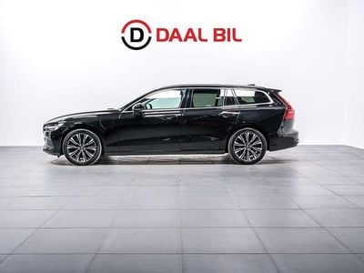 Svart Begagnad 2023 Volvo V60 Core Kombi | 319 700 kr
