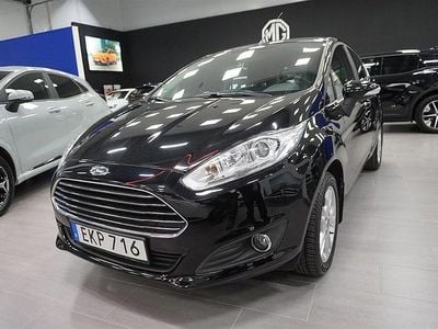 Svart Begagnad 2016 Ford Fiesta Halvkombi | 74 800 kr (Marknadspris)