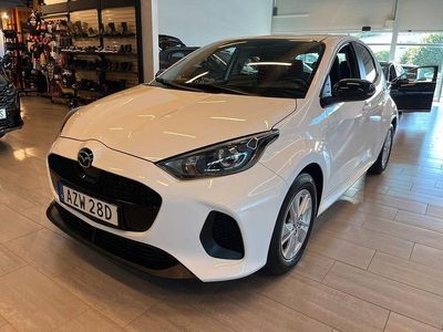 Vit Begagnad 2024 Mazda 2 Center-Line Halvkombi | 228 000 kr (Marknadspris)