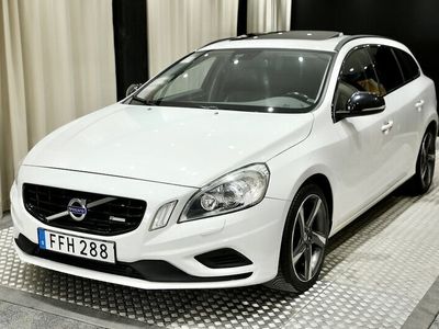 begagnad Volvo V60 D4 163hk R-Design Taklucka Drag Skinn Navi Keyless