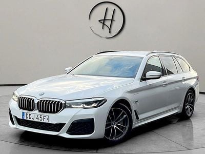 Vit Begagnad 2022 BMW 530e M Sport Kombi | 304 900 kr (Bra pris)