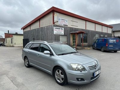 begagnad Toyota Avensis Kombi 2.0 D-4 VVT, Ny servad, Glasstak