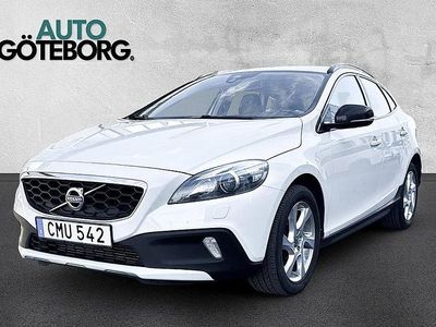 Vit Begagnad 2014 Volvo V40 Summum Halvkombi | 179 900 kr (Marknadspris)