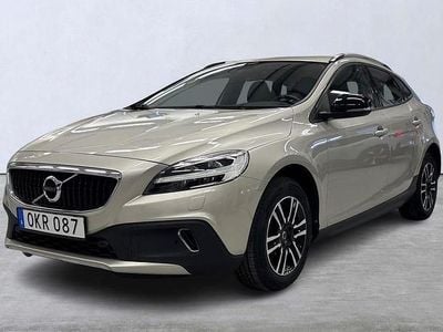 Brun Begagnad 2017 Volvo V40 CC Business Edition Kombi | 184 900 kr (Marknadspris)