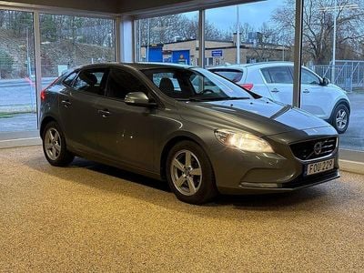 Grå Begagnad 2015 Volvo V40 Kinetic Halvkombi | 59 900 kr