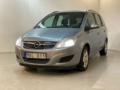 Begagnad Opel Zafira Enjoy 150 HK (110 kW) 2008 Grå Minibuss