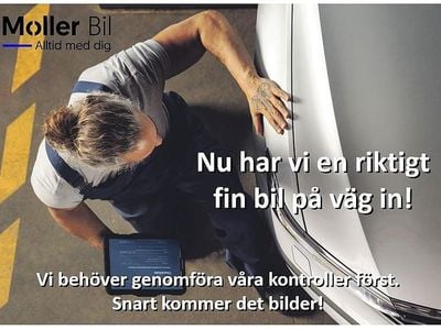 Mörkgrå Begagnad 2016 Toyota Yaris Active Halvkombi | 119 900 kr (Marknadspris)