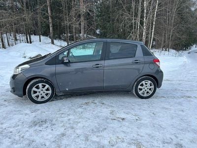 Begagnad Toyota Yaris 99 HK (72 kW) 2014 Halvkombi