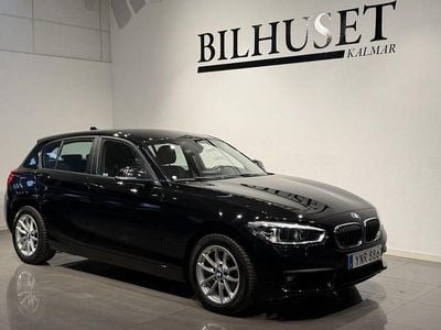 Begagnad BMW 118 Advantage 136 HK (100 kW) 2017 Svart Halvkombi