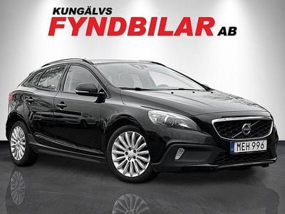 Svart Begagnad 2016 Volvo V40 CC Momentum Kombi | 124 900 kr (Marknadspris)