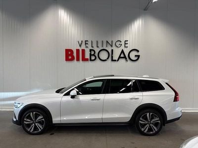 Begagnad Volvo V60 CC Momentum 200 HK (147 kW) 2019 Vit Kombi