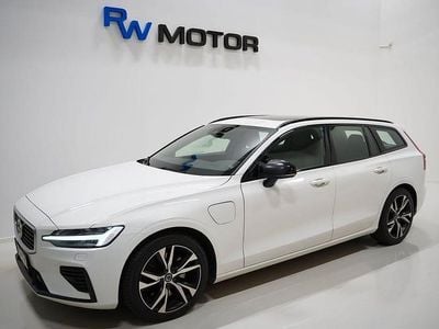 Vit Begagnad 2019 Volvo V60 R-Design Kombi | 259 700 kr (Marknadspris)
