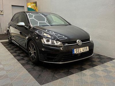 Svart Begagnad 2016 VW Golf VII R Halvkombi | 247 500 kr (Lite dyr)