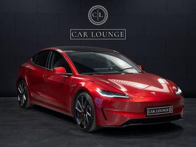 Begagnad Tesla Model 3 Performance 461 kW (627 HK) 2024 Ultra red metallic Sedan