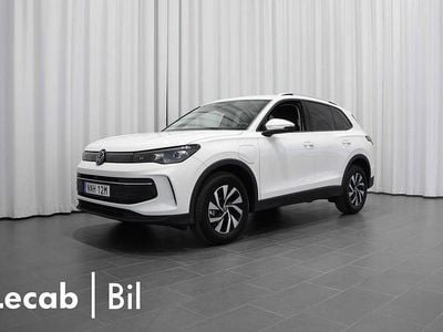 Pure white Ny 2025 VW Tiguan Life SUV | 479 500 kr (Marknadspris)