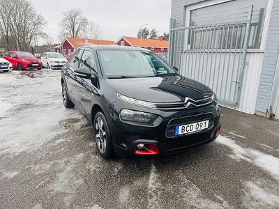 Svart Begagnad 2018 Citroën C4 Cactus PureTech Halvkombi | 129 900 kr (Marknadspris)