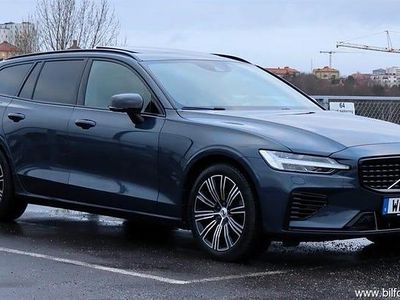 Mörkblå metallic Begagnad 2022 Volvo V60 R-Design Kombi | 449 000 kr (Lite dyr)