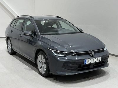 Begagnad VW Golf VIII Life 150 HK (110 kW) 2024 Dolphin grey metallic Kombi