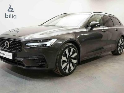 Grå Begagnad 2025 Volvo V90 Kombi | 479 900 kr (Marknadspris)