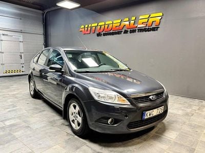 Begagnad Ford Focus Platinum 90 HK (66 kW) 2010 Grå Halvkombi
