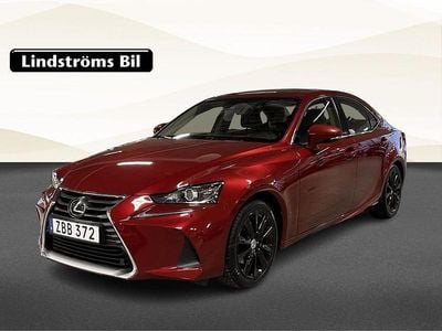 Begagnad Lexus IS300h 226 HK (166 kW) 2017 Röd Sedan