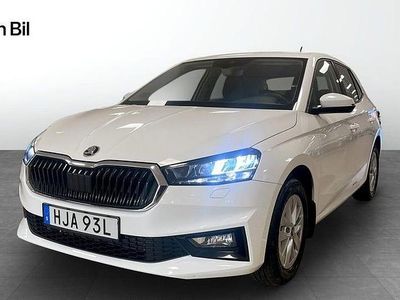 Vit Begagnad 2025 Skoda Fabia Selection Halvkombi | 219 900 kr (Marknadspris)