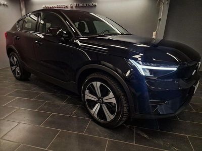Svart Begagnad 2023 Volvo C40 Core SUV | 334 500 kr (Marknadspris)