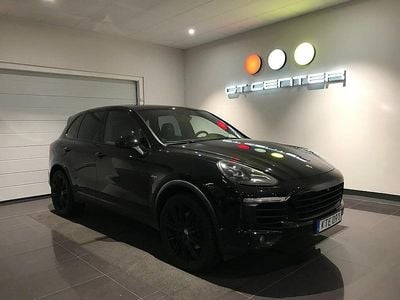 Svart Begagnad 2015 Porsche Cayenne SUV | 299 000 kr (Marknadspris)