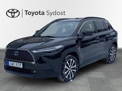 Svart Begagnad 2023 Toyota Corolla Cross Style SUV | 359 000 kr (Marknadspris)