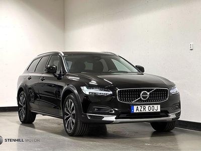 Svart Begagnad 2022 Volvo V90 CC Inscription Kombi | 398 750 kr (Marknadspris)