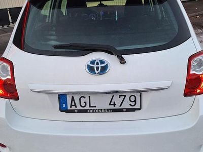 Begagnad Toyota Auris Hybrid 136 HK (100 kW) 2011