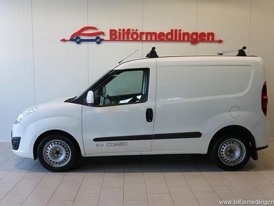 Vit svart Begagnad 2018 Opel Combo Van | 64 900 kr (Lite dyr)
