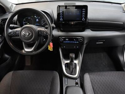 begagnad Toyota Yaris Hybrid Backkamera CVT 1-ägare 2023, Halvkombi