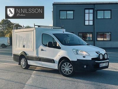 Vit Begagnad 2009 Peugeot Partner Minibuss | 39 000 kr (Lite dyr)