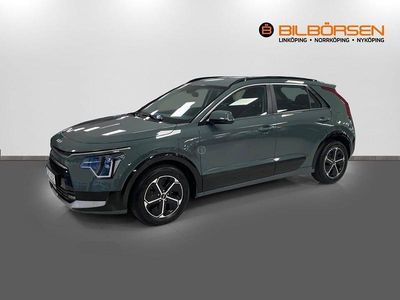 Grön (/cge/ city scape green) Begagnad 2022 Kia Niro SUV | 259 900 kr (Marknadspris)