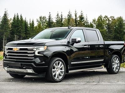 Begagnad Chevrolet Silverado 426 HK (313 kW) 2023 Svart Van