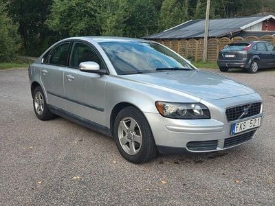 Begagnad Volvo S40 Kinetic 126 HK (92 kW) 2007 Ljusgrå Sedan