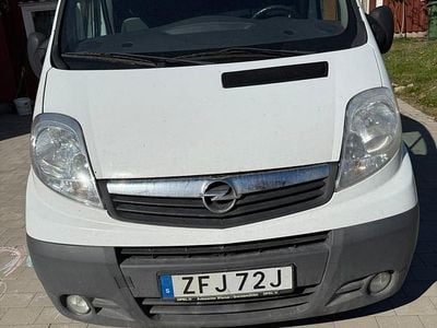 Begagnad Opel Vivaro 114 HK (83 kW) 2014 Minibuss