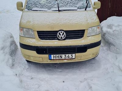 Nylackad med fin senapsgul kulör Begagnad 2007 VW T5 Van | 63 000 kr (Marknadspris)