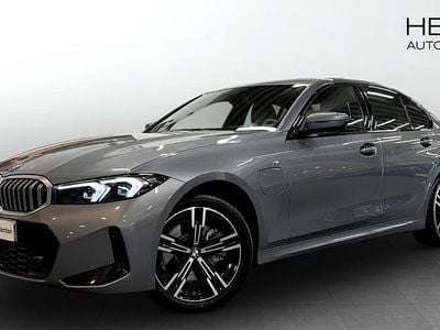 Grå Begagnad 2025 BMW 330e Comfort Edition Sedan | 478 700 kr