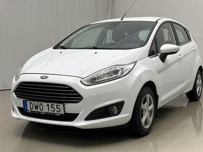 Vit Begagnad 2015 Ford Fiesta Titanium | 107 000 kr (Marknadspris)