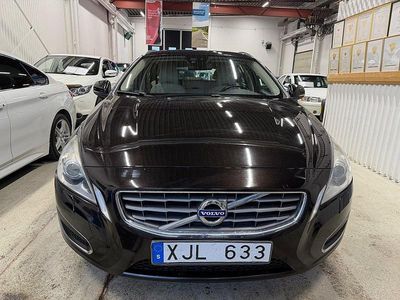 Begagnad Volvo V60 Momentum 163 HK (119 kW) 2011 Svart Kombi