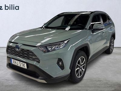 Grön Begagnad 2022 Toyota RAV4 Hybrid Active SUV | 359 900 kr (Bra pris)