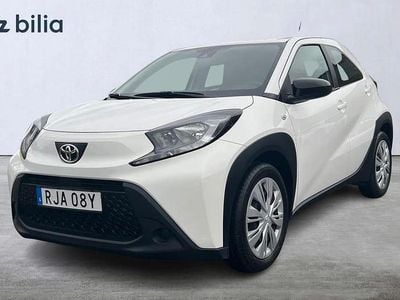 Vit Begagnad 2022 Toyota Aygo X Play SUV | 154 900 kr (Marknadspris)